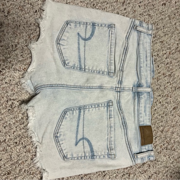 5/$100 AE Jean Short - Picture 2 of 4